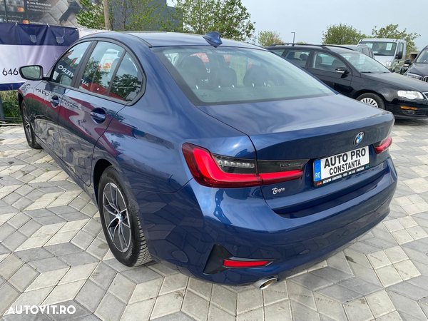 BMW Seria 3 318i Aut. Advantage - 30