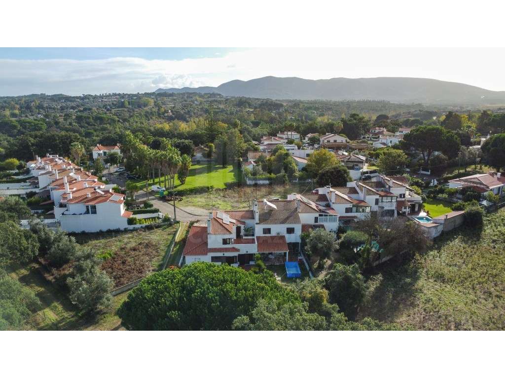 Moradia T4 em Alto das Vinhas-4