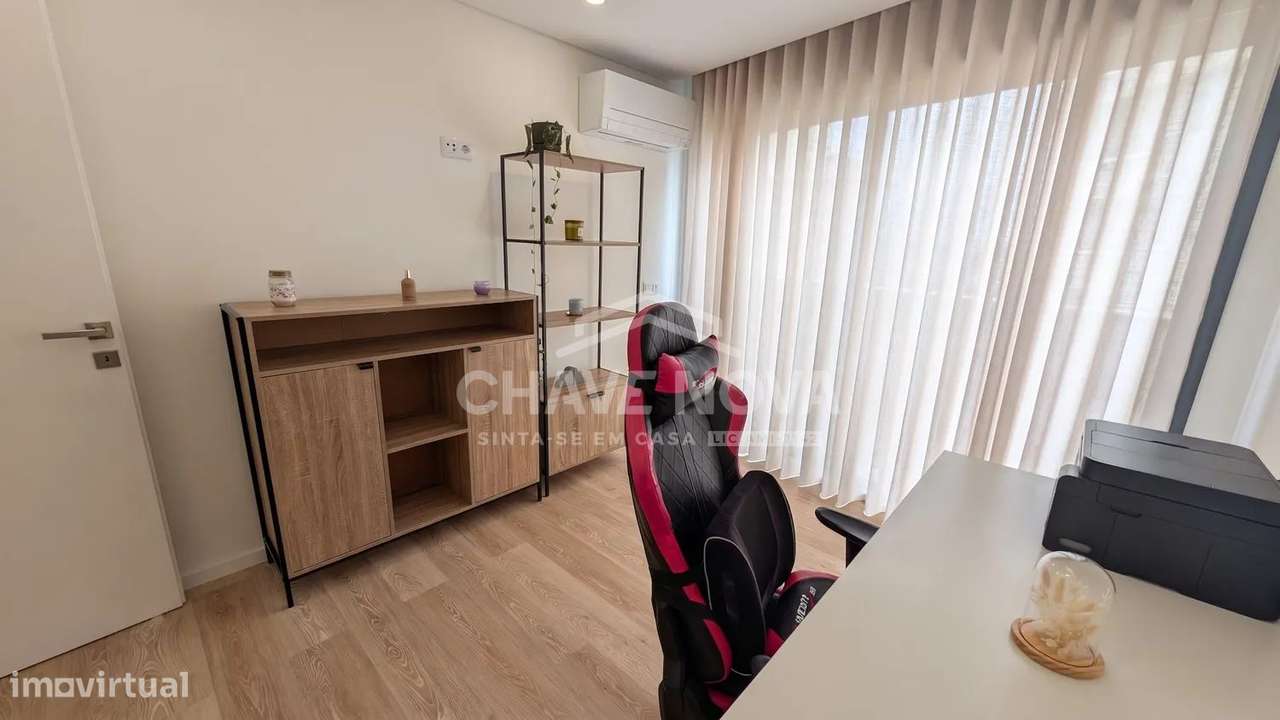 Apartamento T3 c/ Terraço (77.35m2) e Garagem Box em Mafamude-3