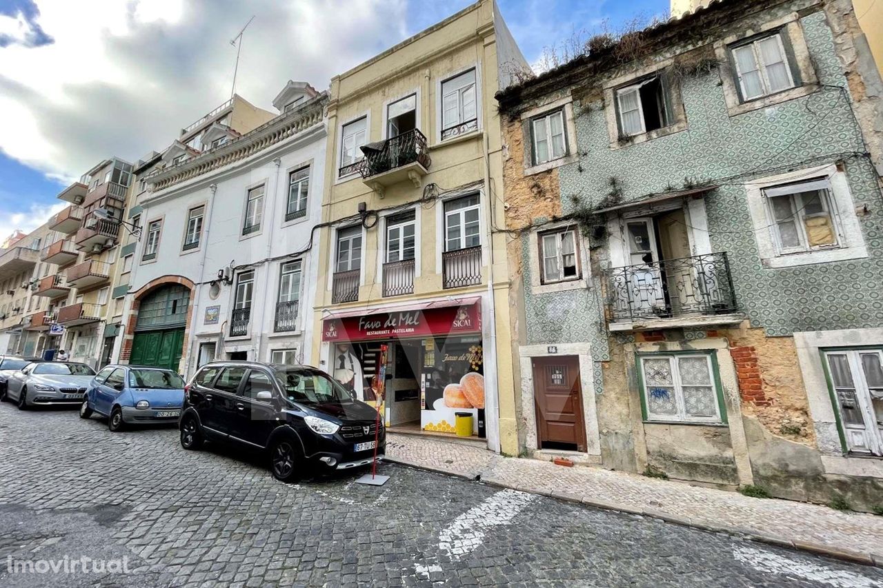 Prédio 4 pisos - 4 fracções - Rua São Sebastião da Pedreira