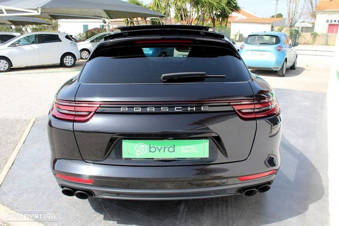 Porsche Panamera Sport Turismo 4 E-Hybrid - 10