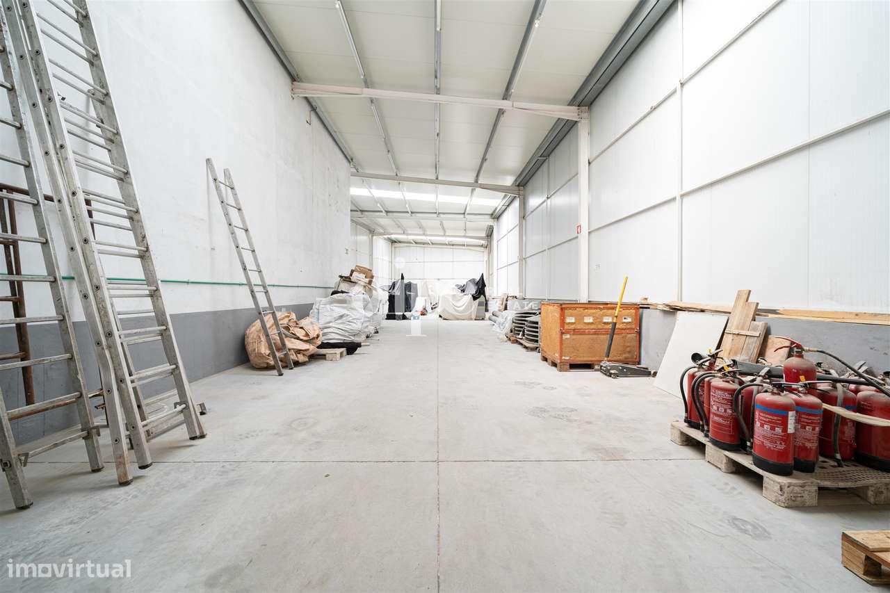 Armazém com escritórios totalmente mobilados - Grande imagem: 5/20