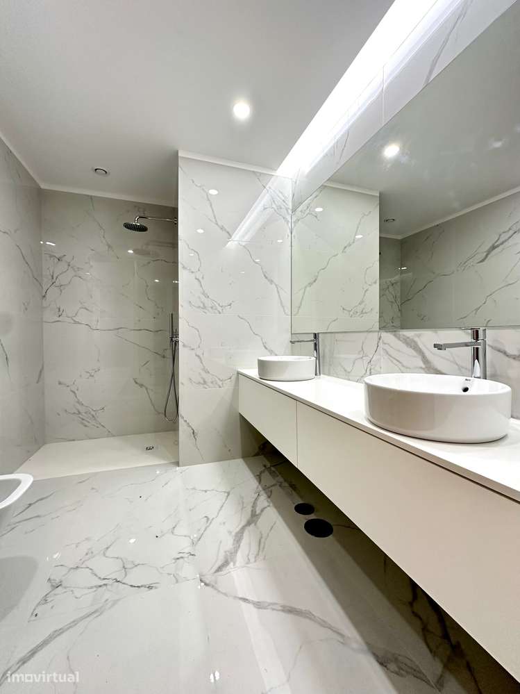 T1 de duas frentes em Canidelo a 250 m da praia e lugar garagem...-8