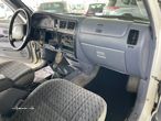 Toyota Hilux 2.4 TD 4x4 - 20