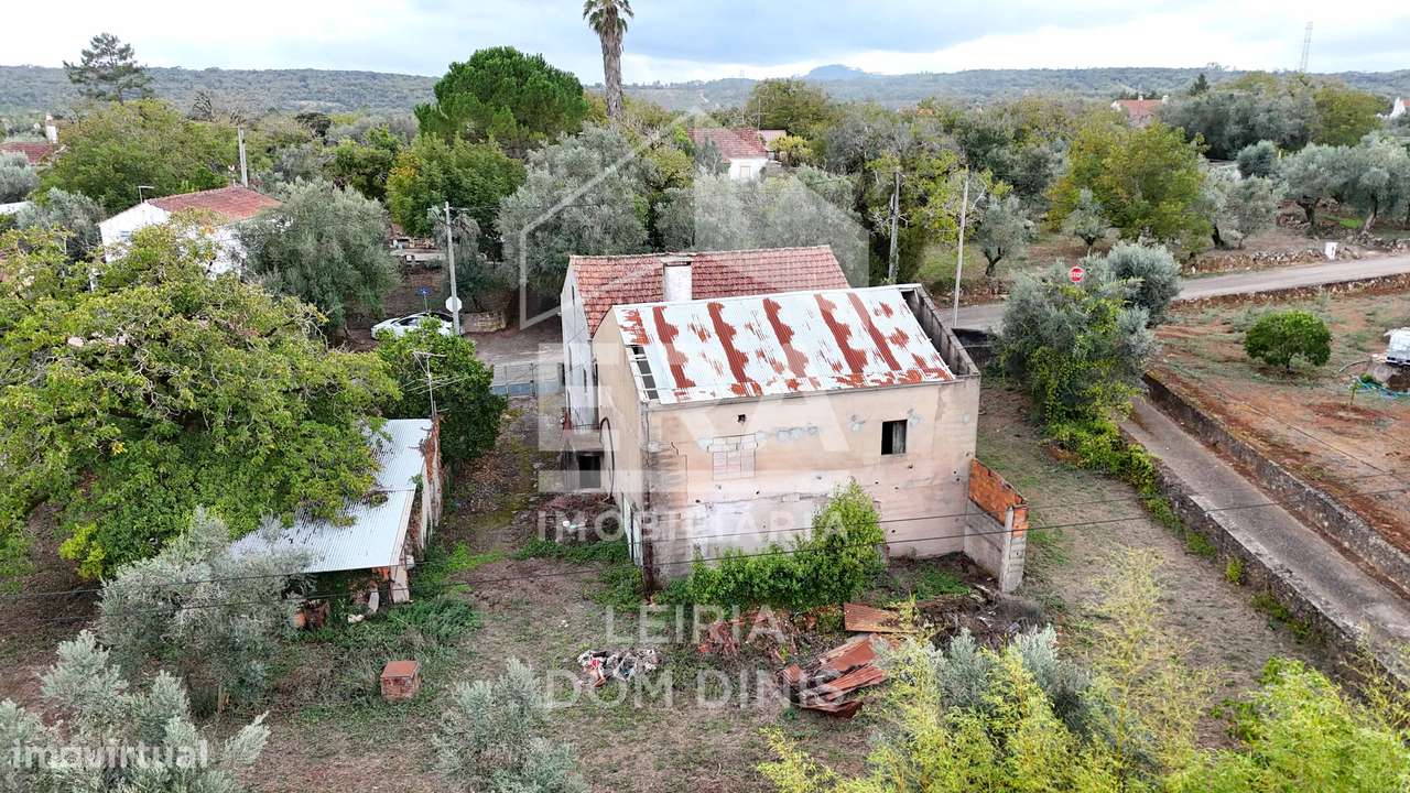 Moradia T3 em Ferreira do Zêzere implantada num terreno com 1000 m2-11