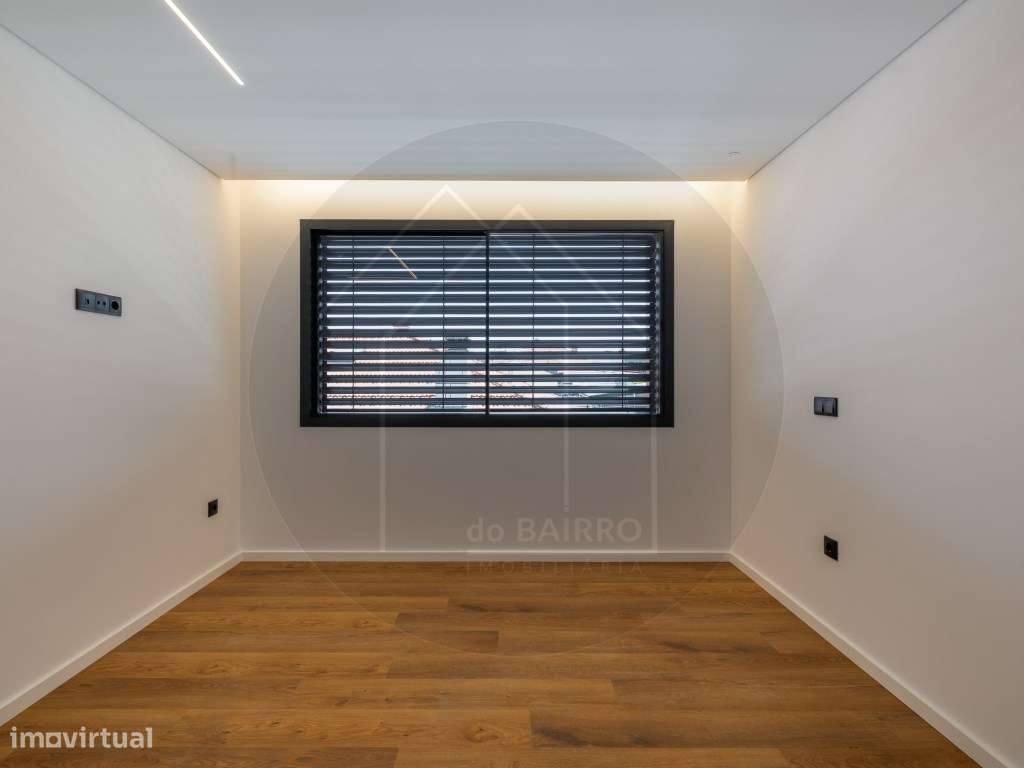 Moradia T4 com Piscina, design moderno, em Vila Nova de Gaia-35