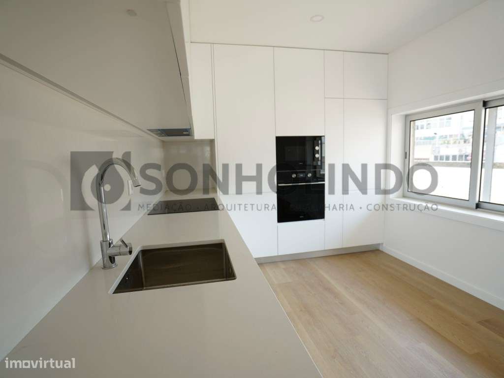 Apartamento T2 remodelado no centro de Gueifães.-5