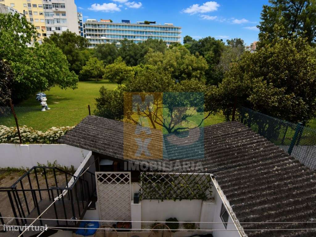 T2+1 com logradouro a 5 min a pé da Universidade Nova - Lisboa-22