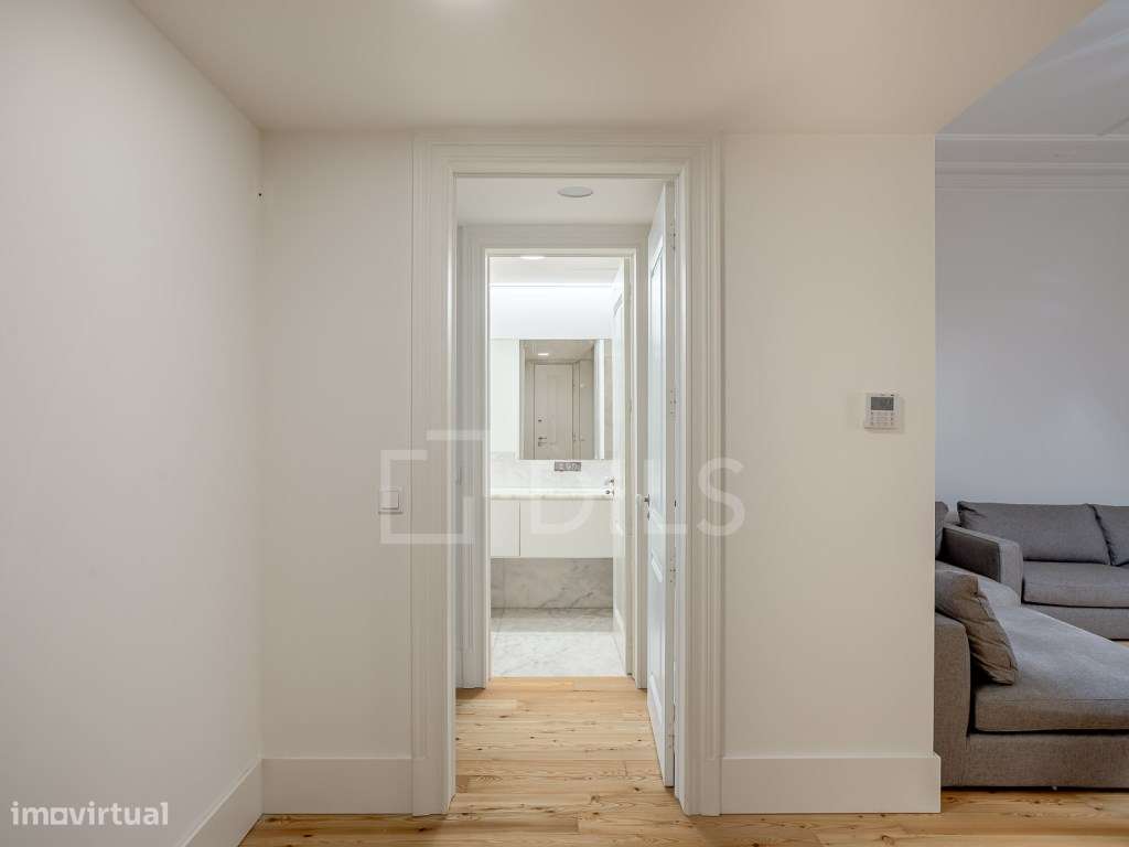 Apartamento T1 Lisboa, renovado, com pátio privativo-10