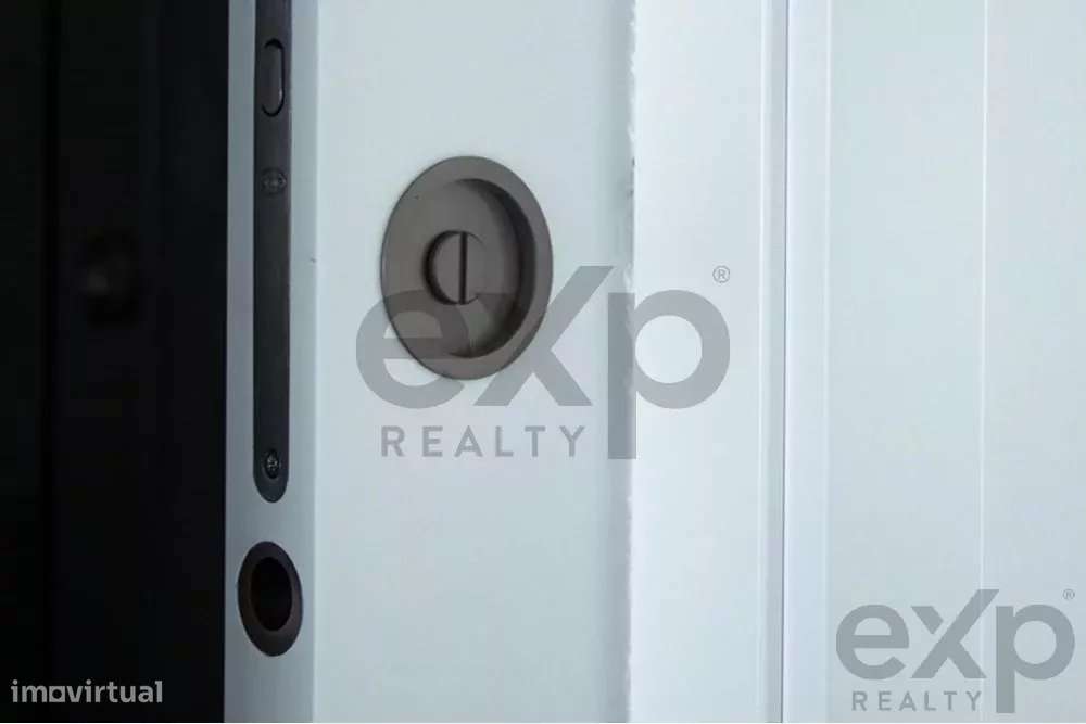 Magnífico T2, com sala em conceito open space com 38 m², e duas suítes - Grande imagem: 4/9