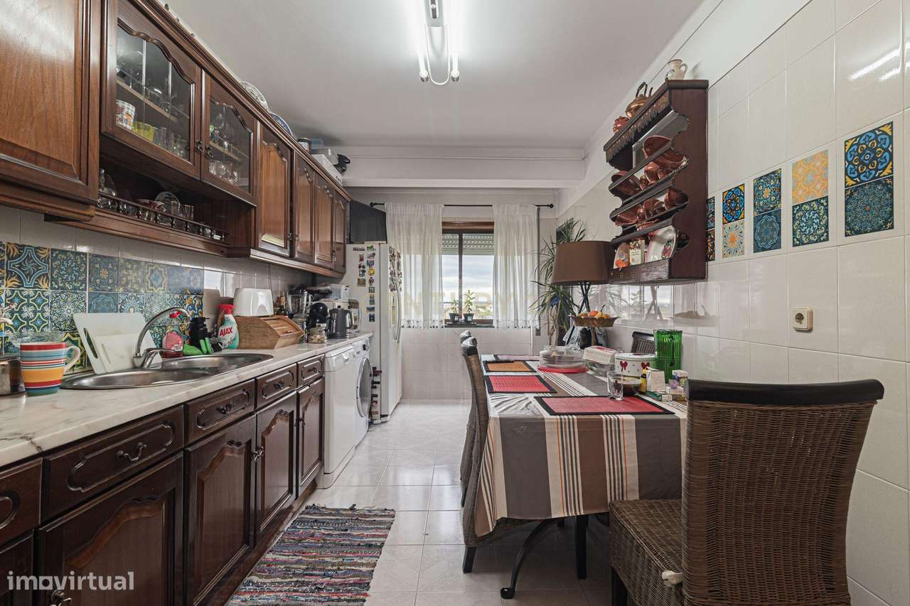 Apartamento T3 No Montijo Com Vista Rio