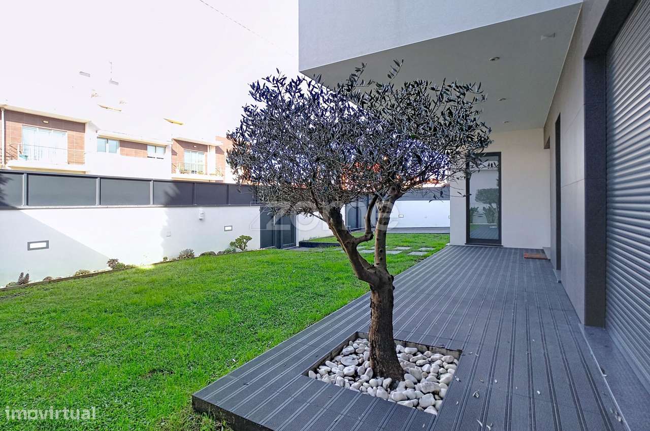 Moradia Luxo T4 | Aveiro | São Bernardo | Garagem |Sala 37m2 - Grande imagem: 5/52