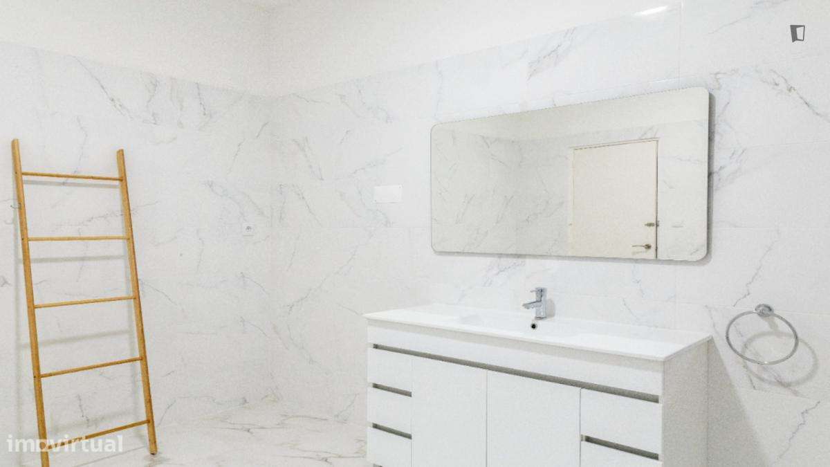 Quarto - localizado em Cais do Sodré Lisbon - Grande imagem: 4/9