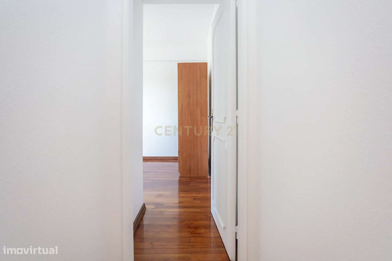 Apartamento T3 em Almada com Excelente Localização-52