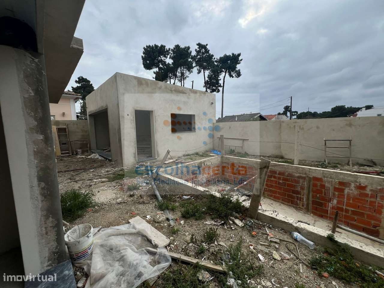 Moradia T5 C/ Piscina-13