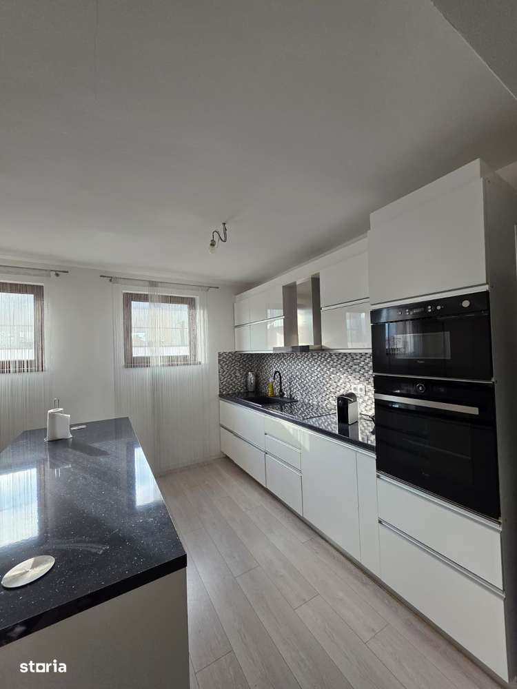 Apartament 4 camere zona Centrala-3