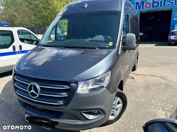 Mercedes-Benz Sprinter - 1