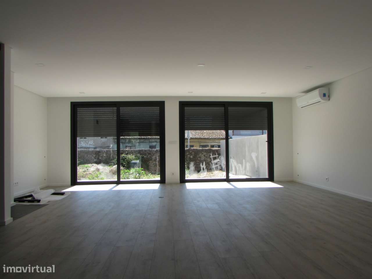 Moradia Gaveto, T3 ou T4.-6