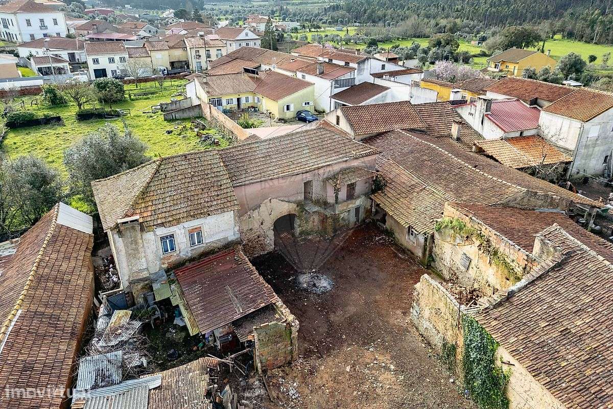 Moradia T4 para venda-16