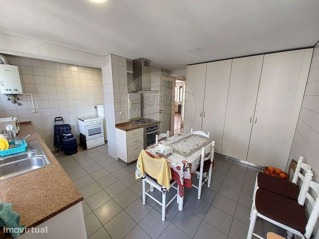 APARTAMENTO T3 RENOVADO NA AVENIDA DA LIBERDADE, BRAGA-7