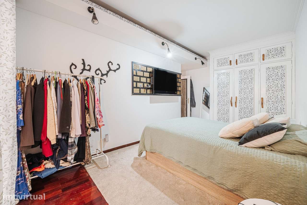 Apartamento T2 Remodelado | Tapada das Mercês-29