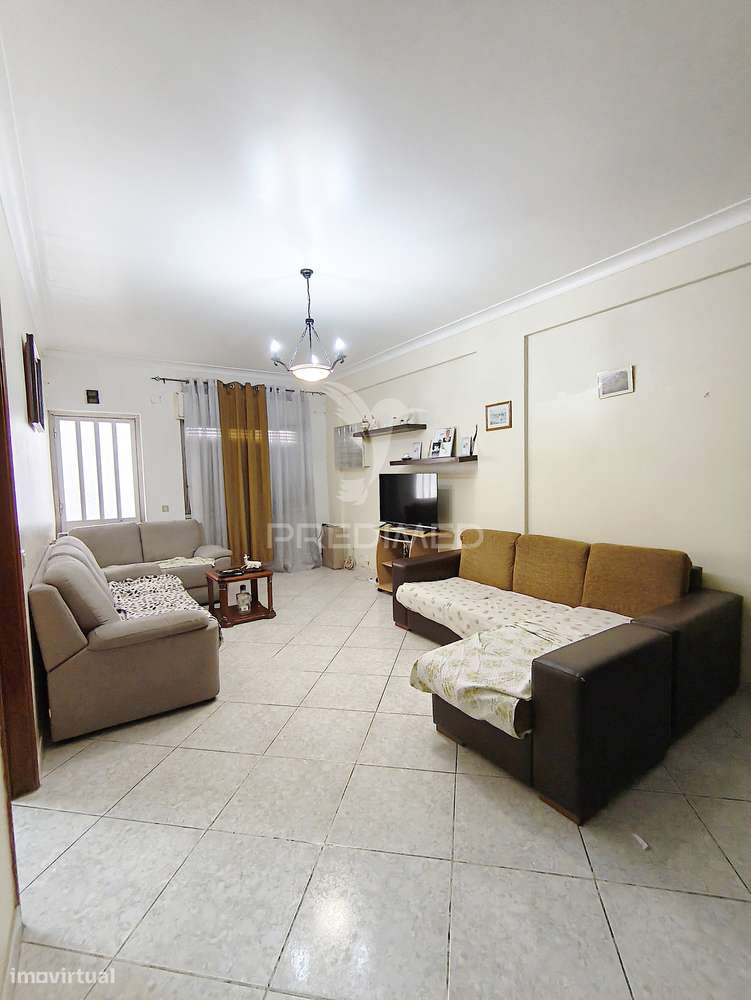 1º Piso, Varanda, Virado a sul, Cozinha Equipada - Grande imagem: 2/11