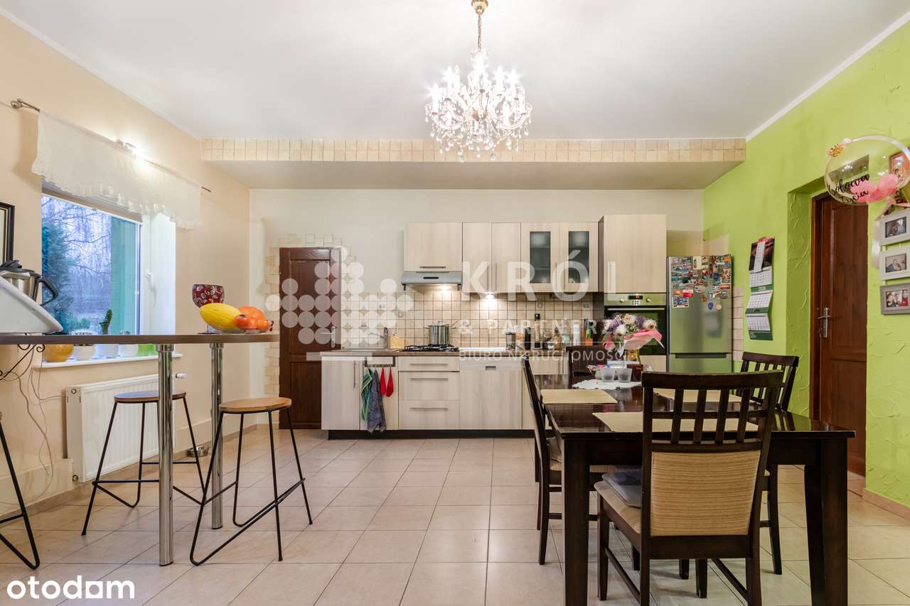 Dom w zabudowie bliźniaczej z potencjałem w Dobrej-3