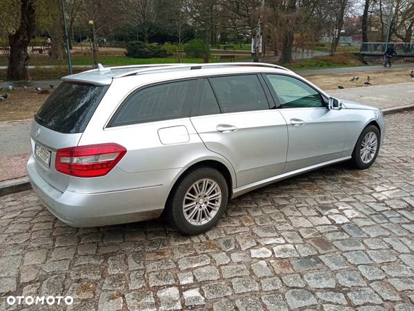 Mercedes-Benz Klasa E 220 T CDI 7G-TRONIC Elegance - 8