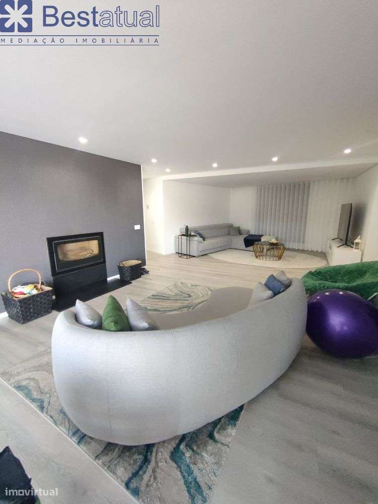 Moradia T 3 -4 frentes- de Luxo c/Piscina - Sande São Lourenço-15