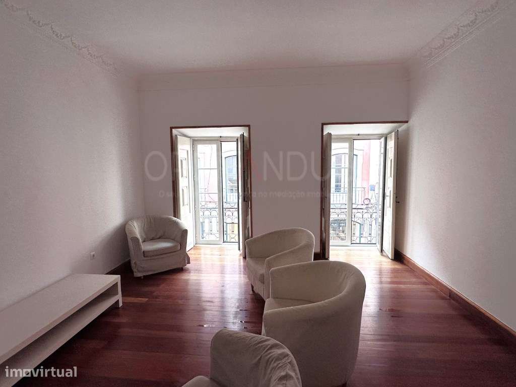 T4 Rua de São Bento - Grande imagem: 2/24