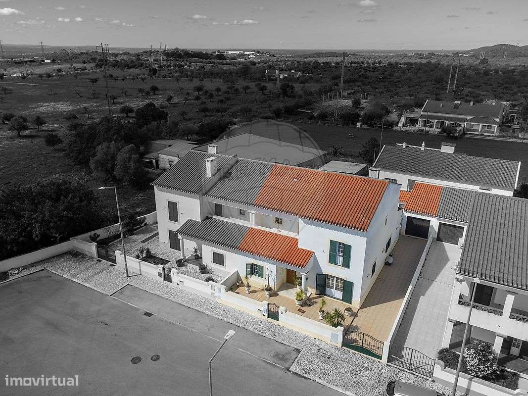 Moradia T5 para venda - Grande imagem: 2/48