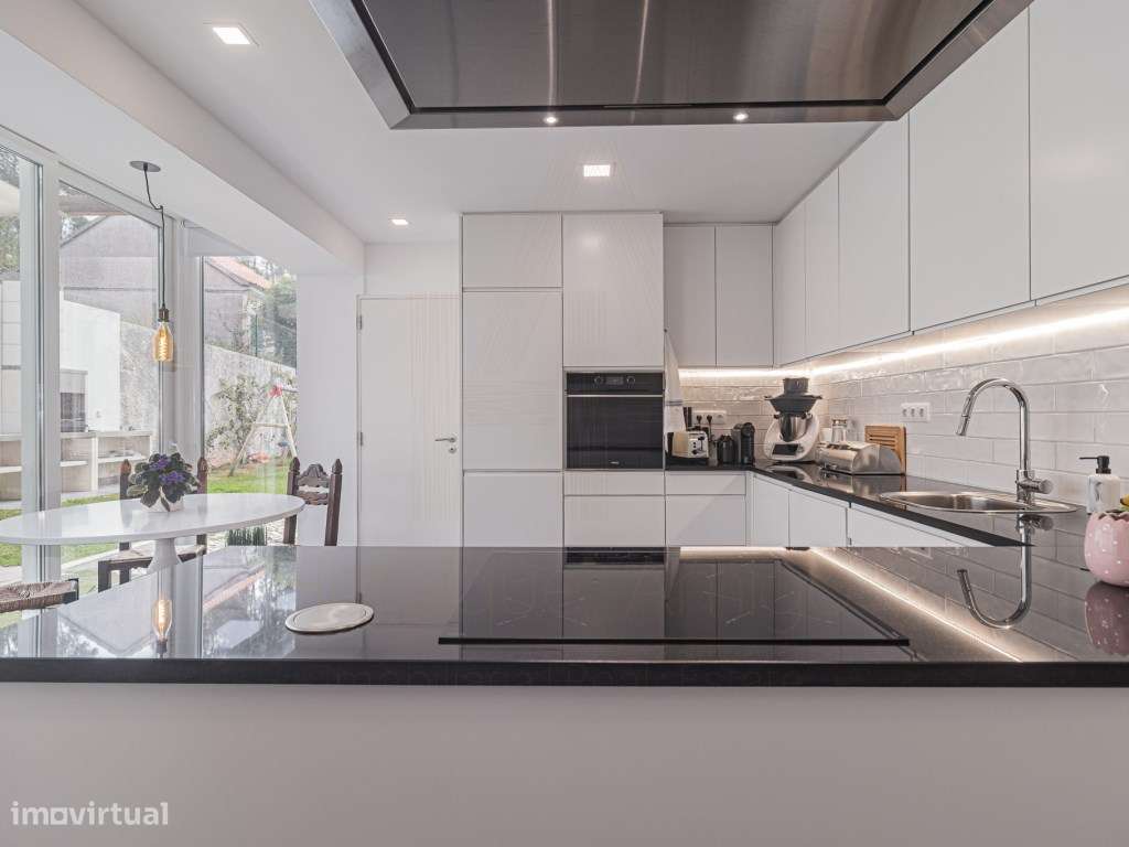 EXCLUSIVO | Moradia V6 de Sonho no Coração da Cotovia, Sesimbra-24