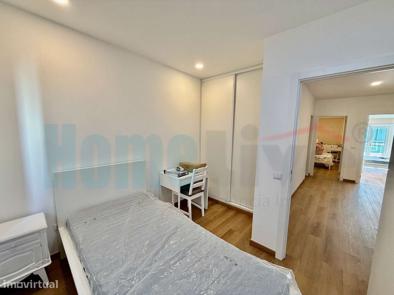 Apartamento T3 Remodelado e Mobilado no Centro de Moscavide-5