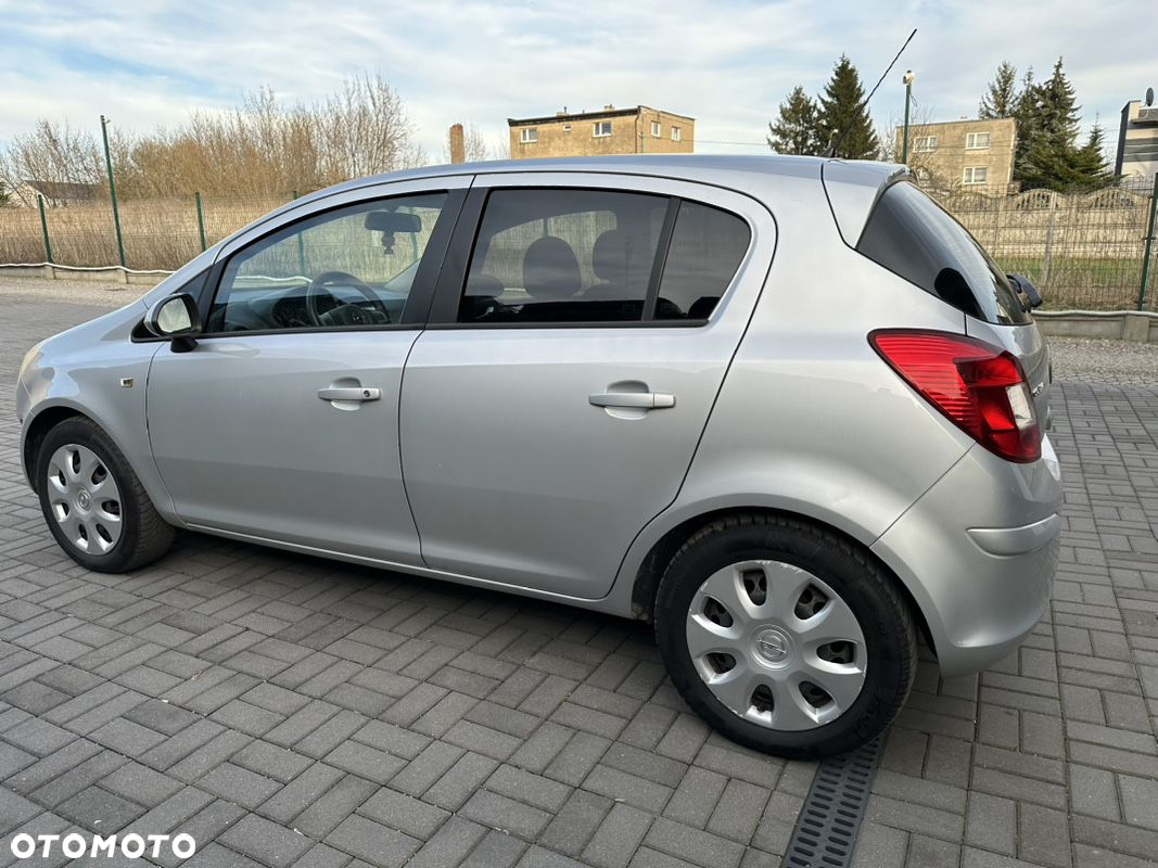 Opel Corsa 1.2 16V Cosmo - 13