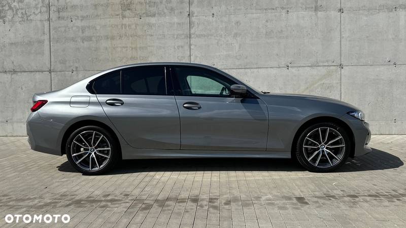 BMW Seria 3 320i - 4