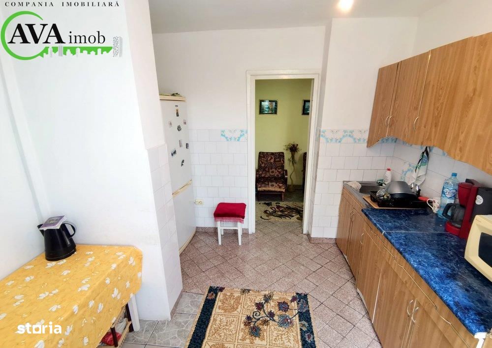 Apartament 3 camere semidecomandat etaj 1, zona Tic Tac