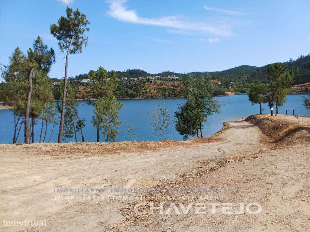 Moradia tradicional em pedra totalmente recuperada junto ao Rio Zêzere-19