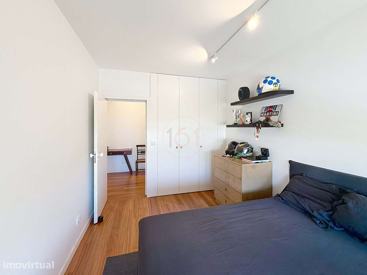 Apartamento T4 Duplex com Terraço e 4 Lugares de Garagem, com Possibil-32