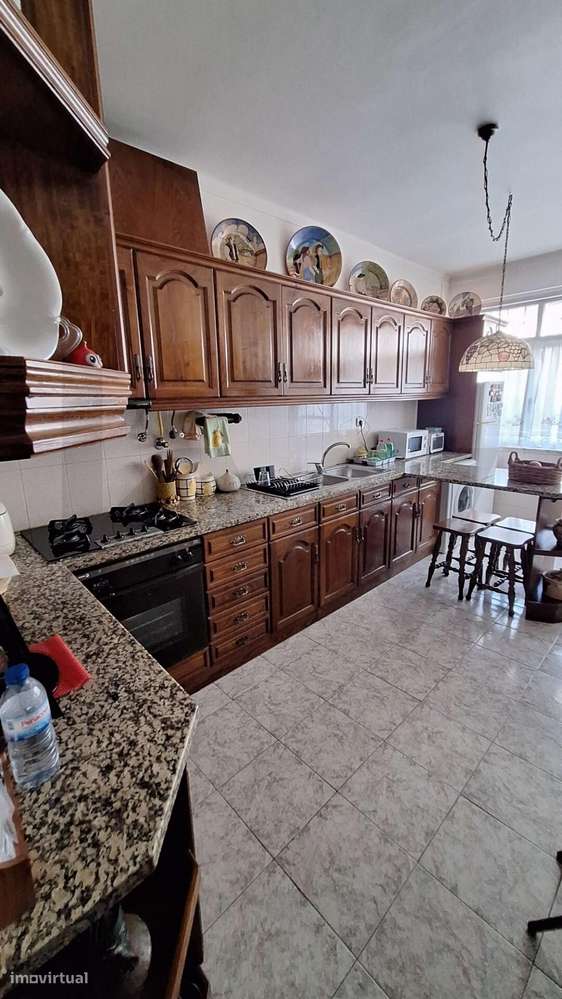 MORADIA T4 EM MEM MARTINS – AMPLITUDE, CONFORTO E EXCELENTE LOCALIZAÇÃ - Grande imagem: 4/43