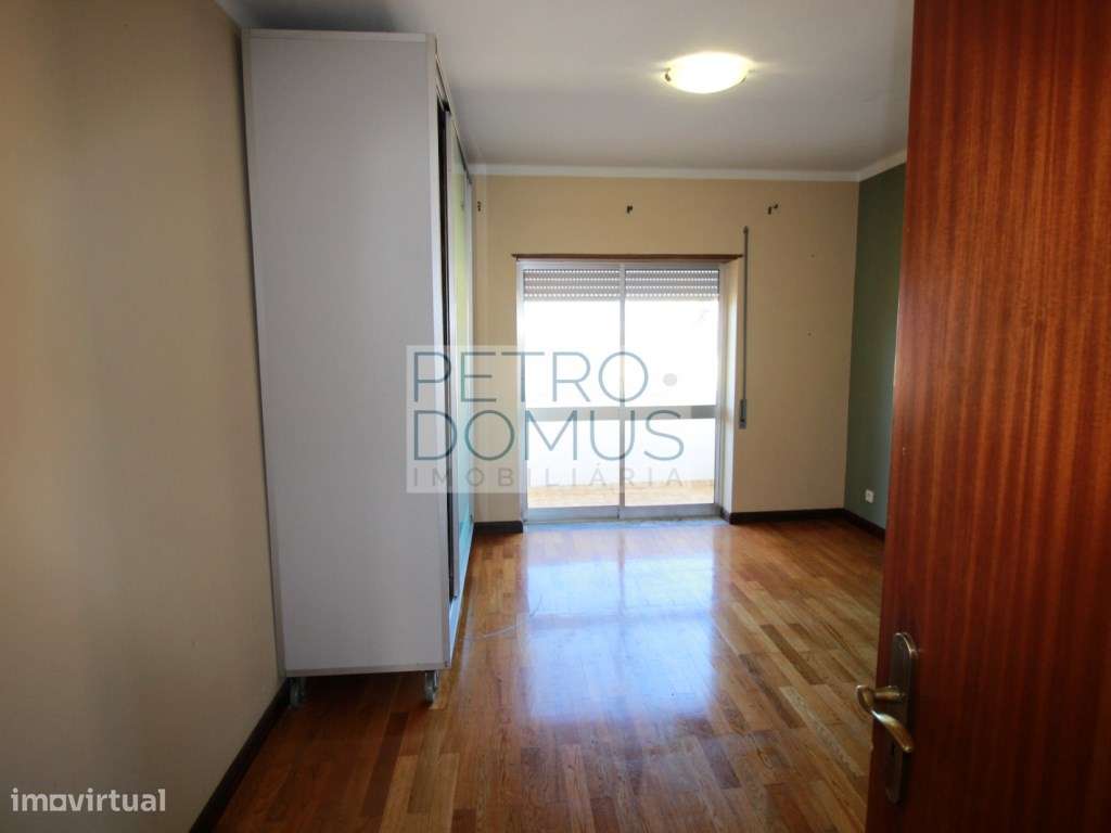 APARTAMENTO T3 | GARAGEM | VISTA CIDADE-25