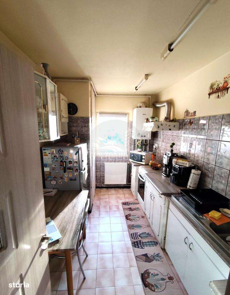 Apartament 3 camere decomandat 2 balcoane zona Calea Poplacii-2