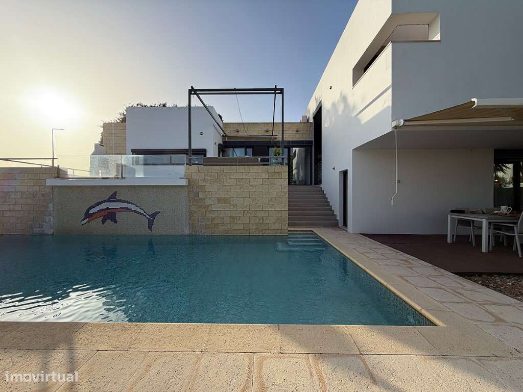 Moradia a venda em Azeitão, T5 com Piscina, Cave e Garagem em Vila ...-42
