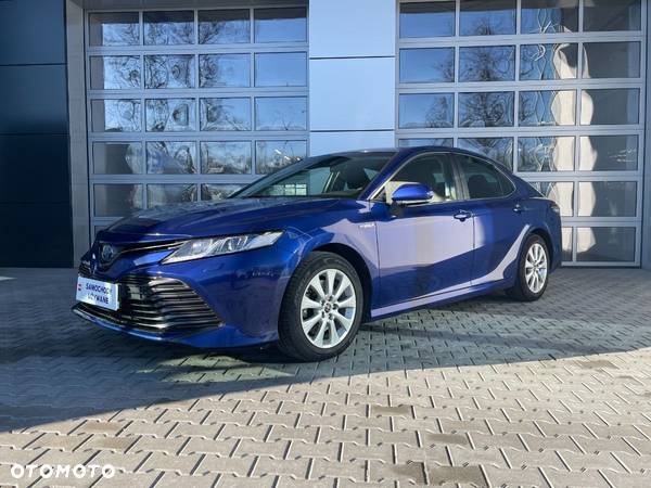 Toyota Camry - 4