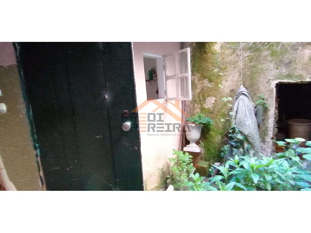 Prédio para reabilitação no Paço do Lumiar, com elevado potencial d...-32