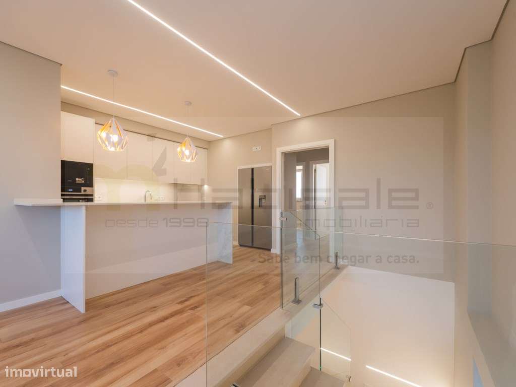 T3 Duplex, Totalmente Remodelado, com 135 m² | Murtal - Parede-29