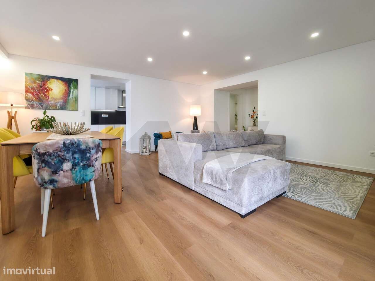 T2 moderno e totalmente renovado no centro de Ponta Delgada – amplo, l - Grande imagem: 3/18