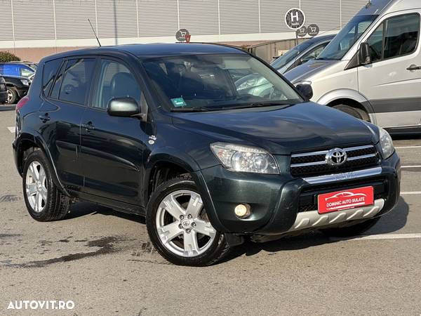 Toyota RAV4 2.2 D-4D Luxury - 2