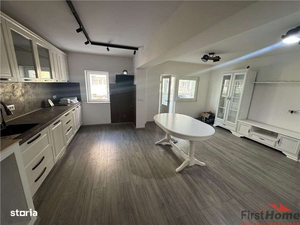 Ap 4 cam transformat in 3, et 1, renovat complet, zona Inspectoratul S-2