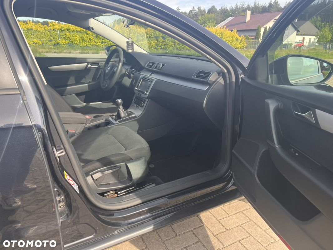 Volkswagen Passat 1.6 TDI DPF BlueMot Trendline - 8