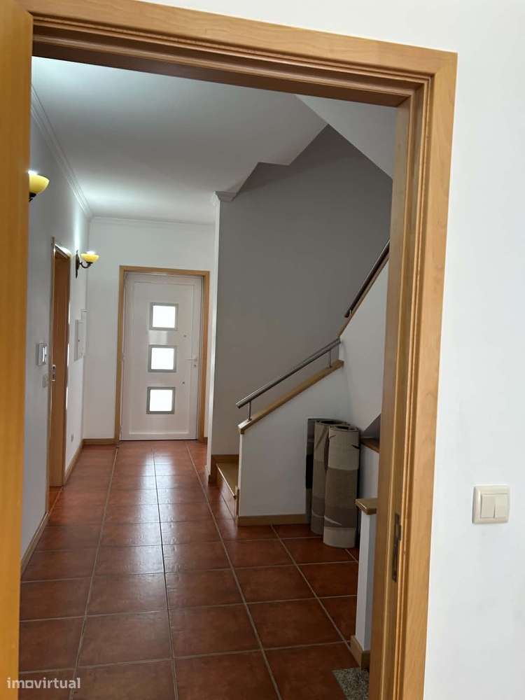 MORADIA GEMINADA V3 em Airães, Felgueiras-32